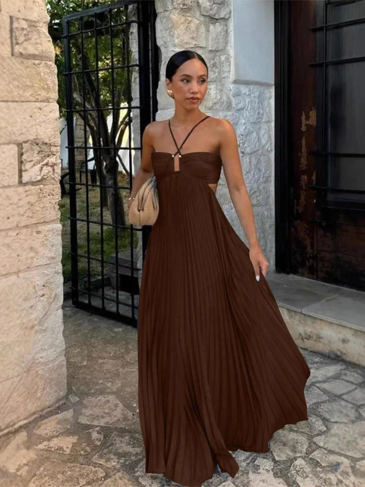 Vestido Maxi con Cuello Halter Plisado y Detalle de Espalda Abierta