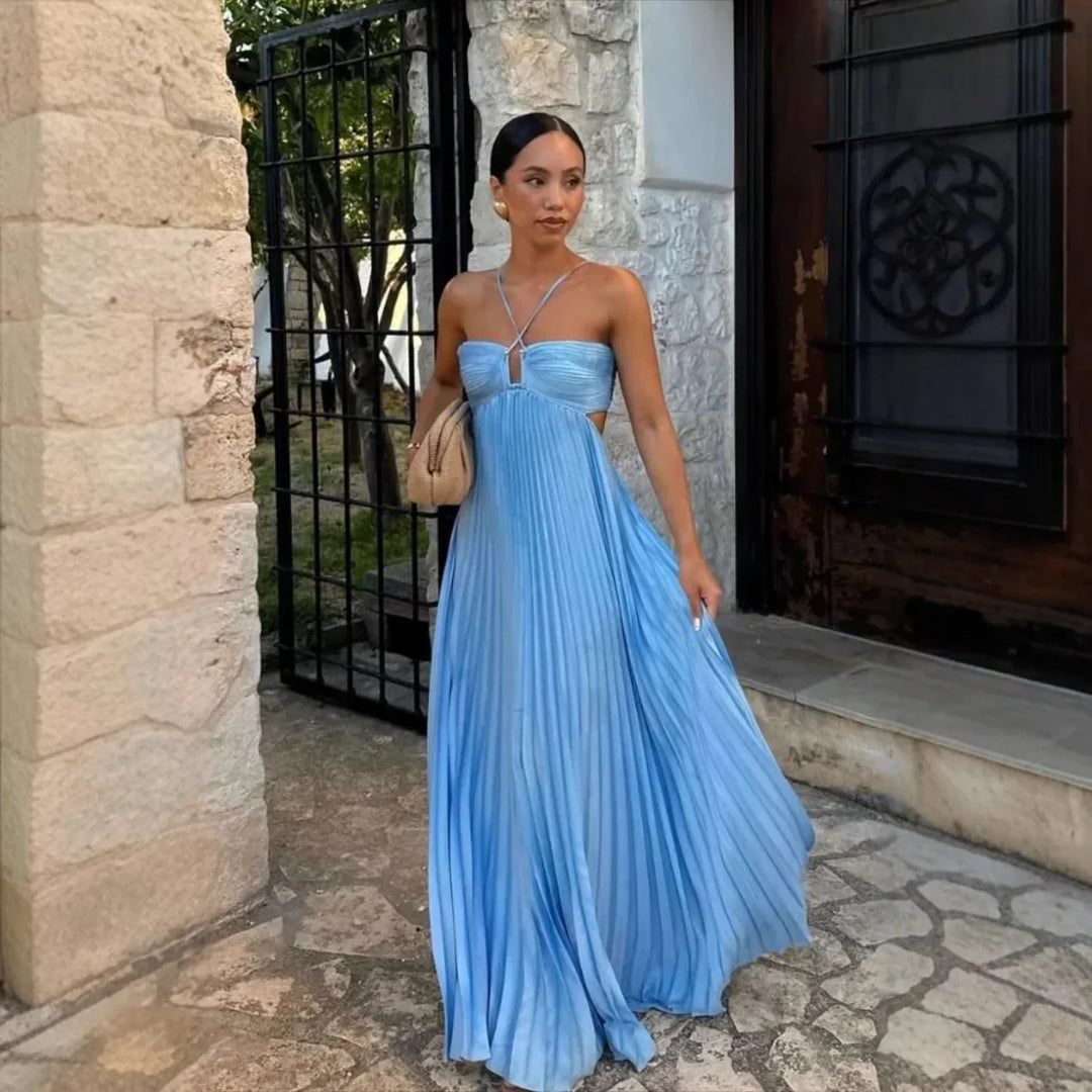 Vestido Maxi con Cuello Halter Plisado y Detalle de Espalda Abierta