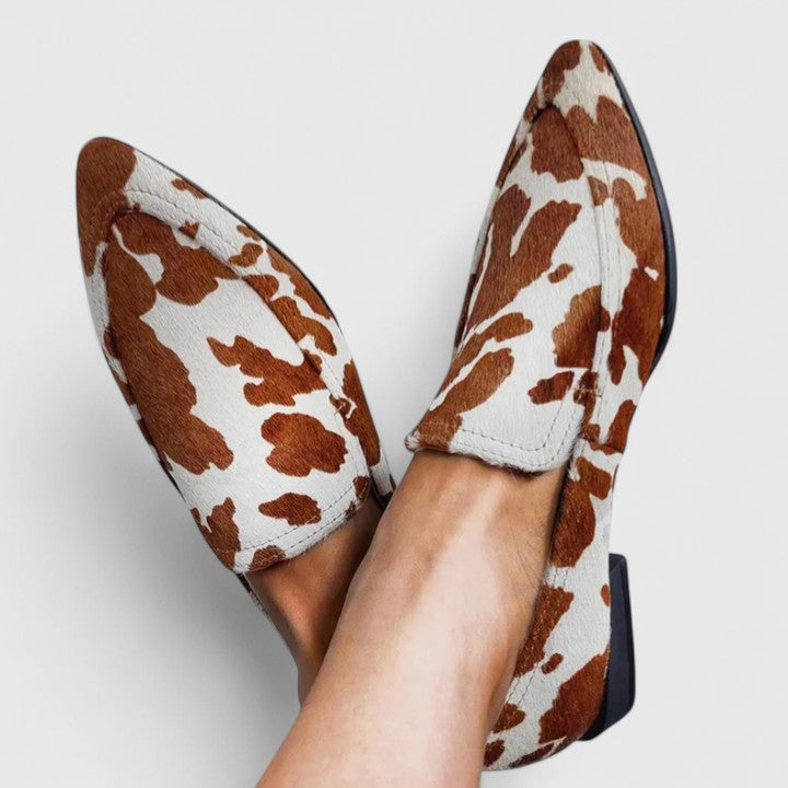 Nicola™ | Mocasines de estampado de vaca