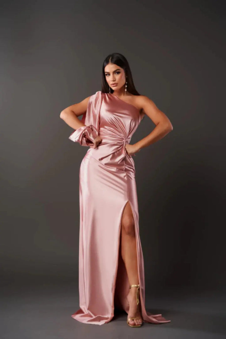 Elegante vestido maxi de invitada de boda formal