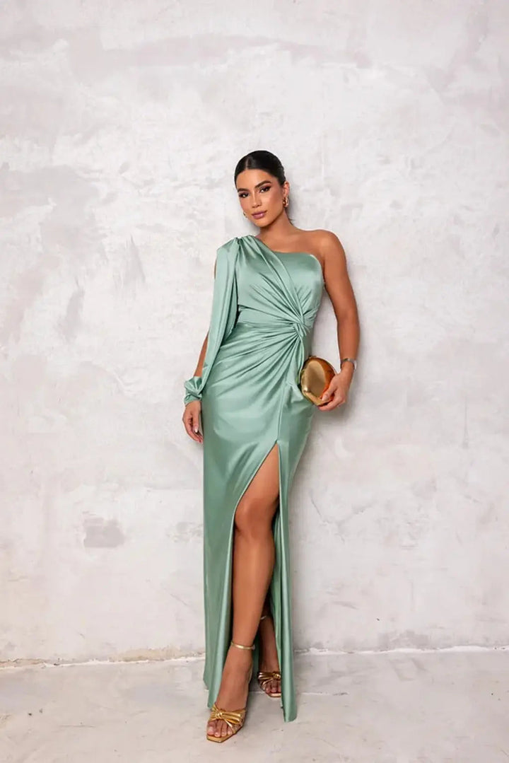 Elegante vestido maxi de invitada de boda formal