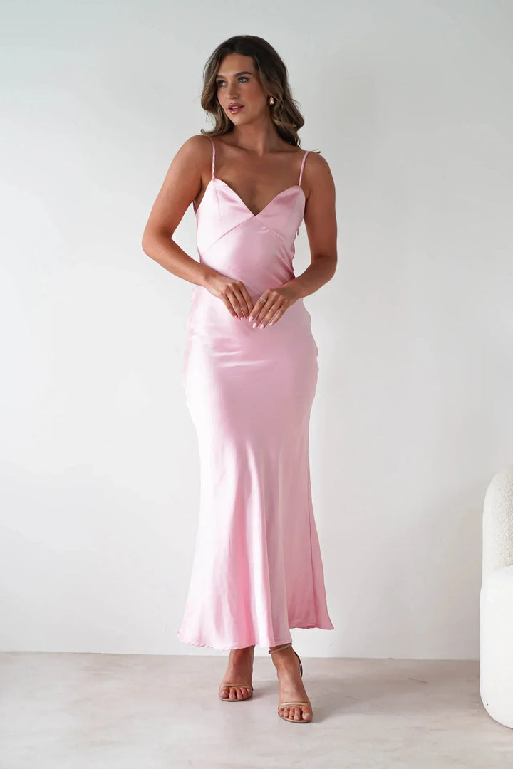 Vestido Maxi de Satén con Detalle de Tirantes Delicados