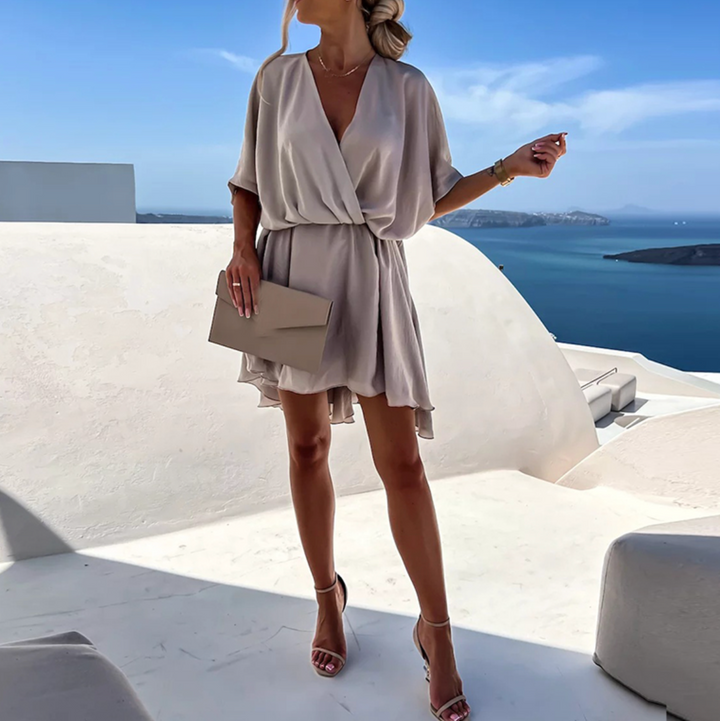 Vestido mini fluido con escote en V, mangas cortas y cintura alta para mujer