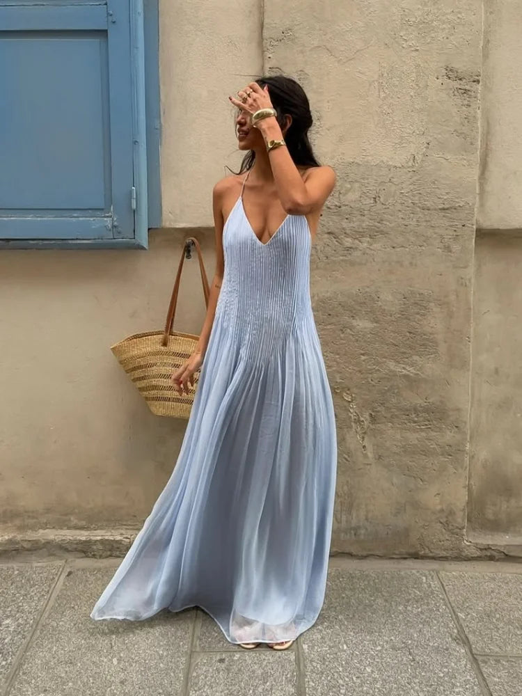 Vestido Maxi con Tirantes de Espagueti Plisados y Silueta Fluida