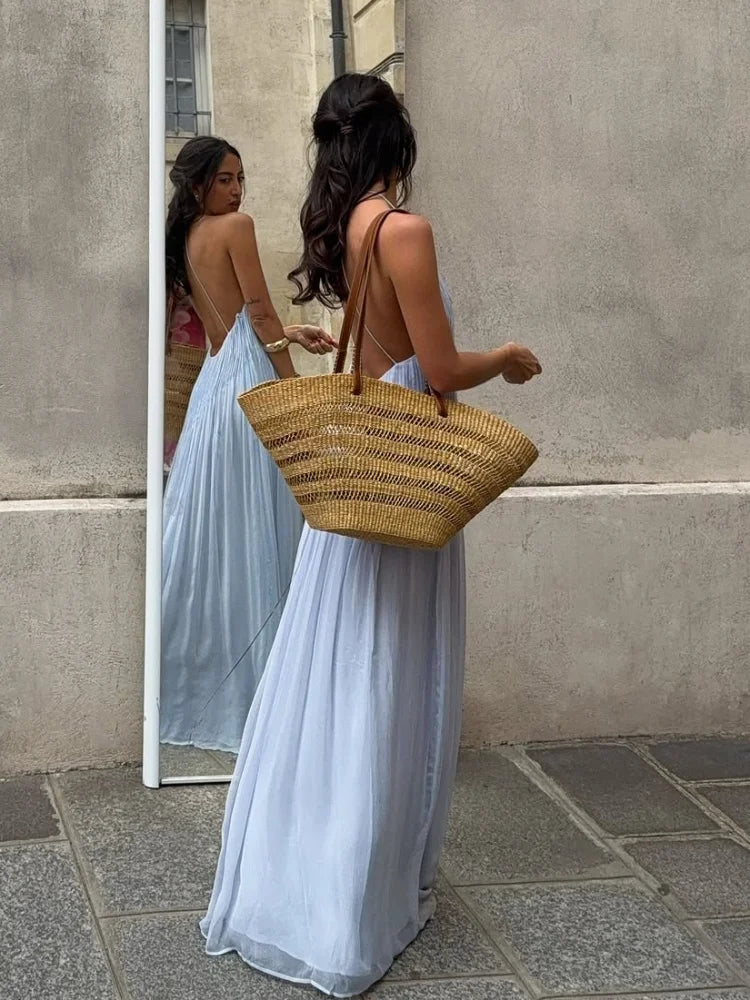 Vestido Maxi con Tirantes de Espagueti Plisados y Silueta Fluida