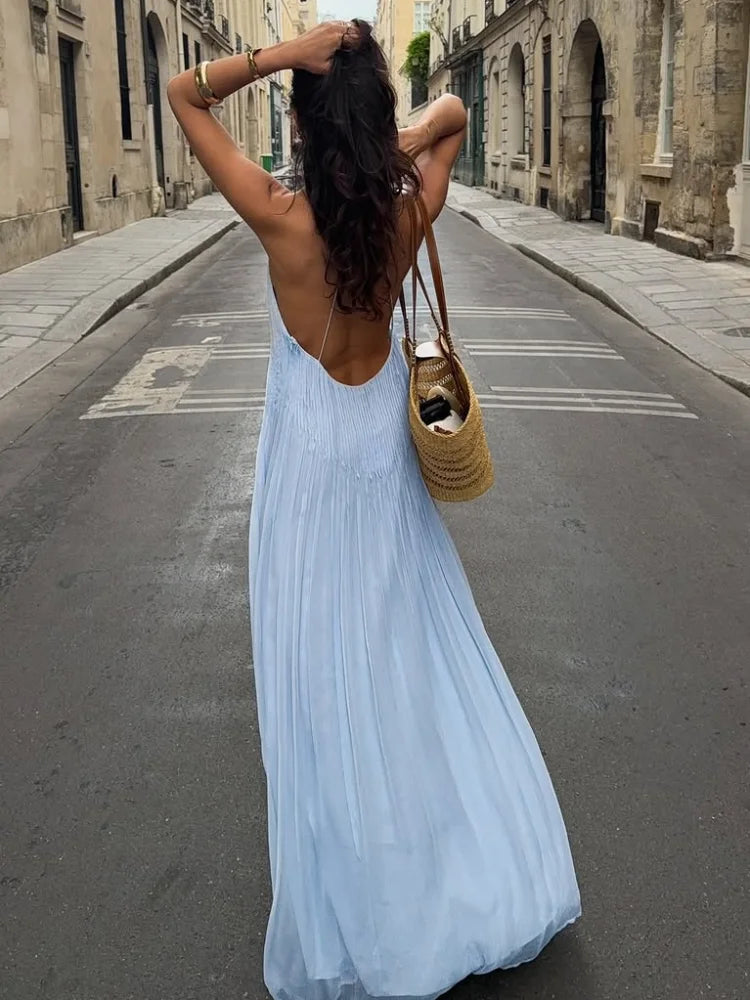 Vestido Maxi con Tirantes de Espagueti Plisados y Silueta Fluida