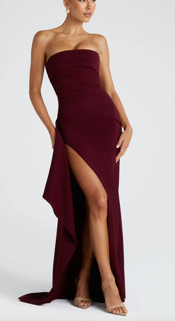 Vestido de Invitada de Boda Sin Tirantes con Abertura Hasta el Muslo