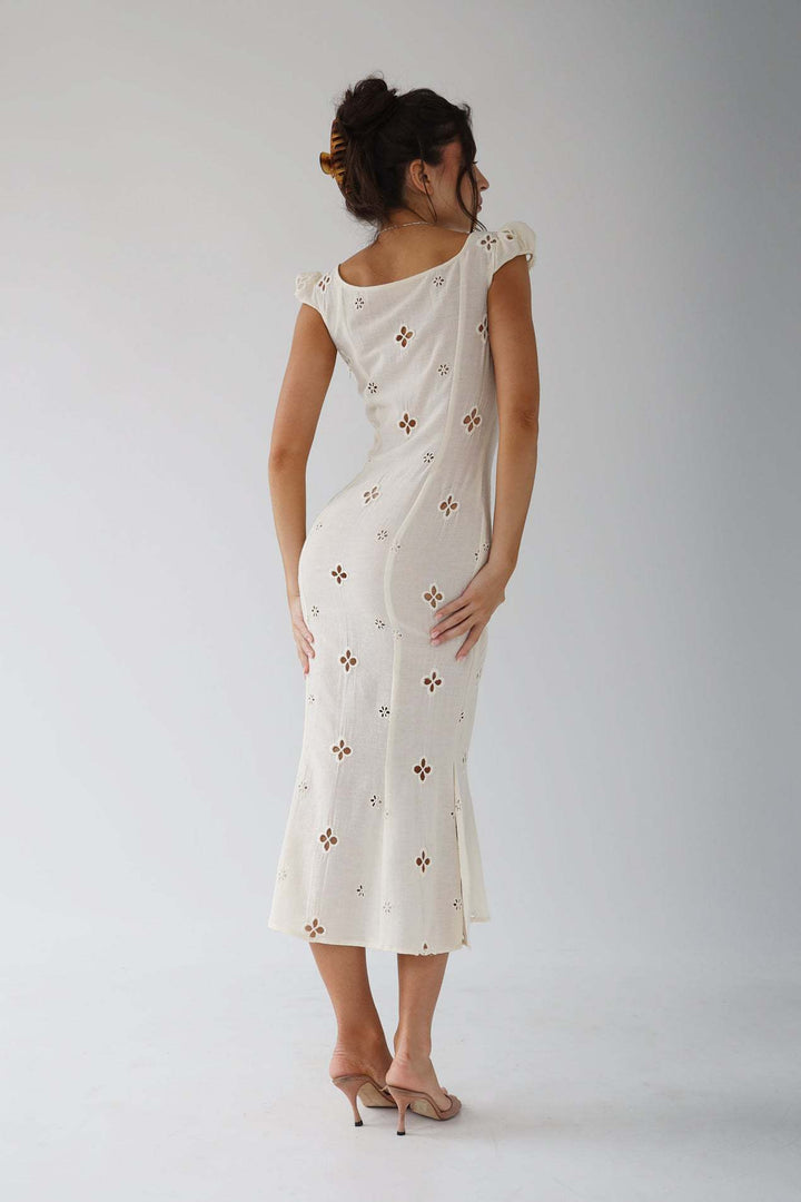 Adelina | Vestido Midi Ajustado con Corte para Mujeres