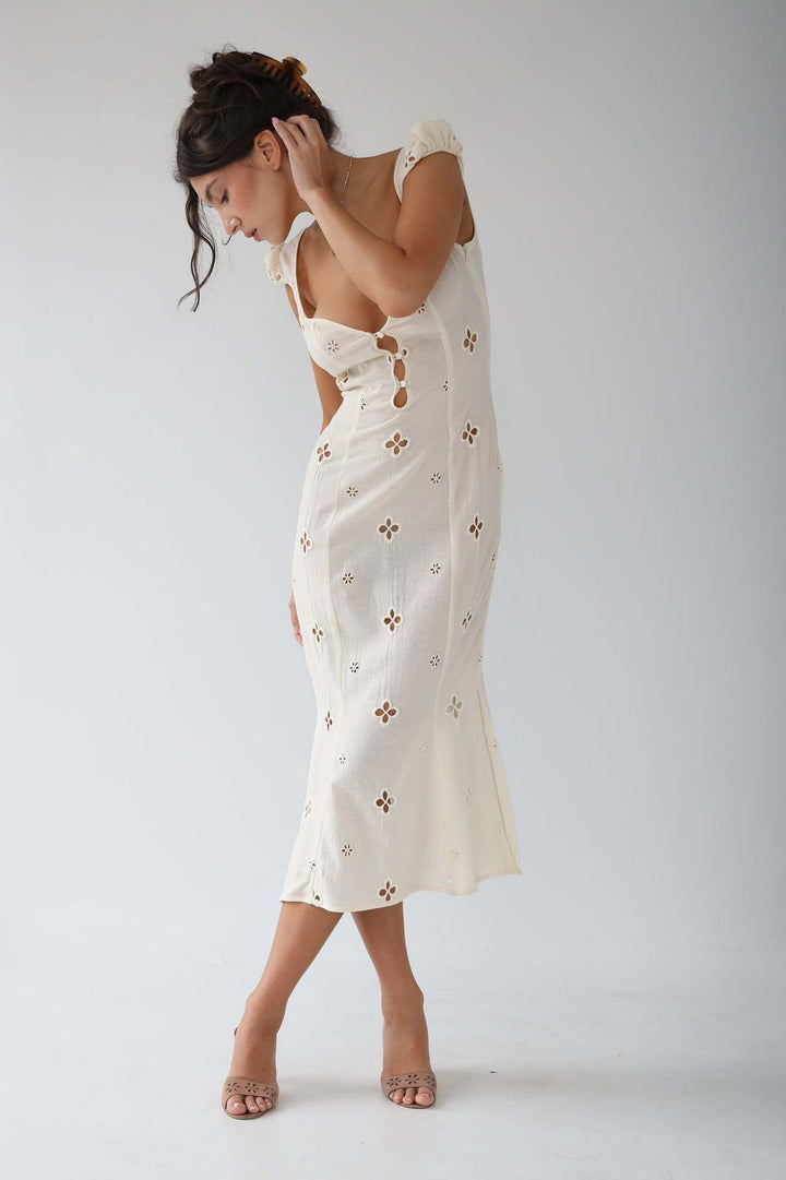 Adelina | Vestido Midi Ajustado con Corte para Mujeres