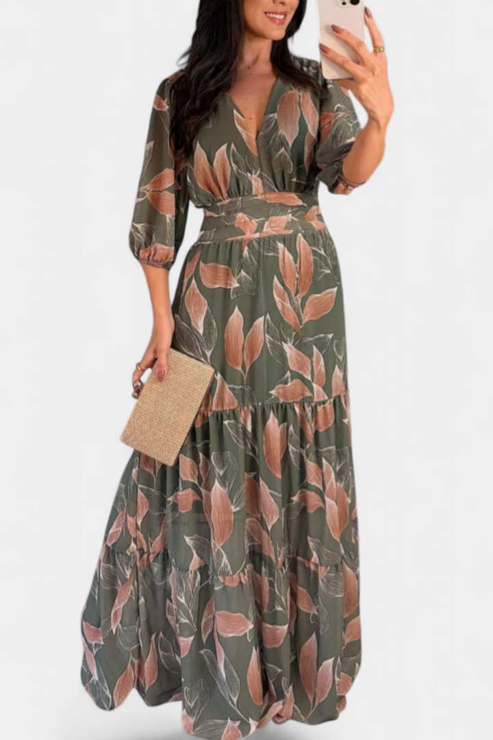 Aísha Vestido Largo Floral con Corte Fluido y Motivo de Hojas