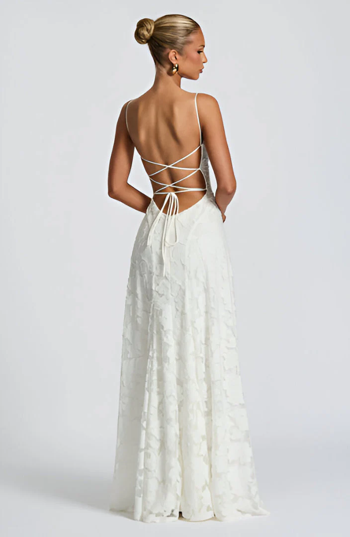 Vestido Leonor Elegancia de noche con encanto atemporal