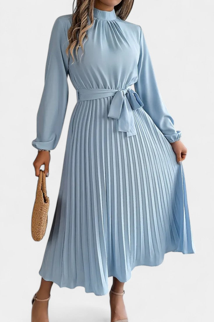 Theresa Vestido con Cuello Alto y Cinturón Plisado
