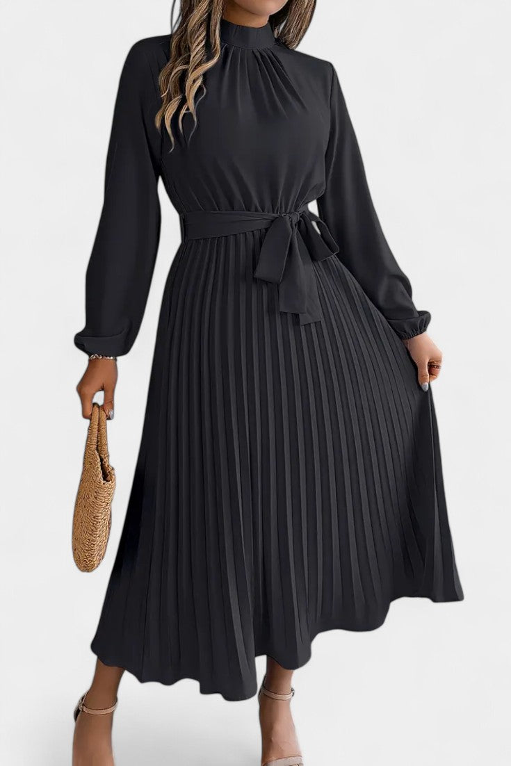Theresa Vestido con Cuello Alto y Cinturón Plisado